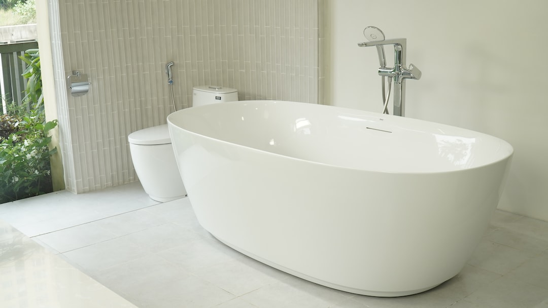 How to Remove Yellow Stains from Acrylic Bathtubs 1